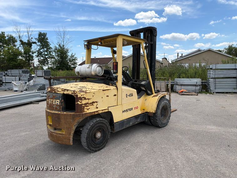 image for item FC3307 2001 Hyster H110XM forklift