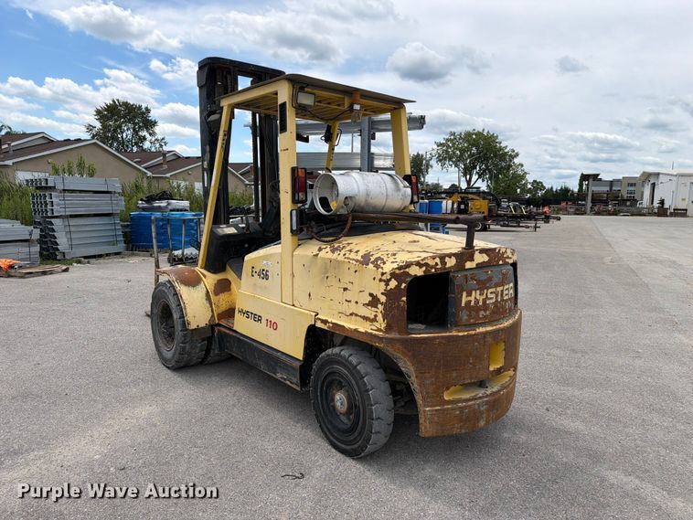 image for item FC3307 2001 Hyster H110XM forklift