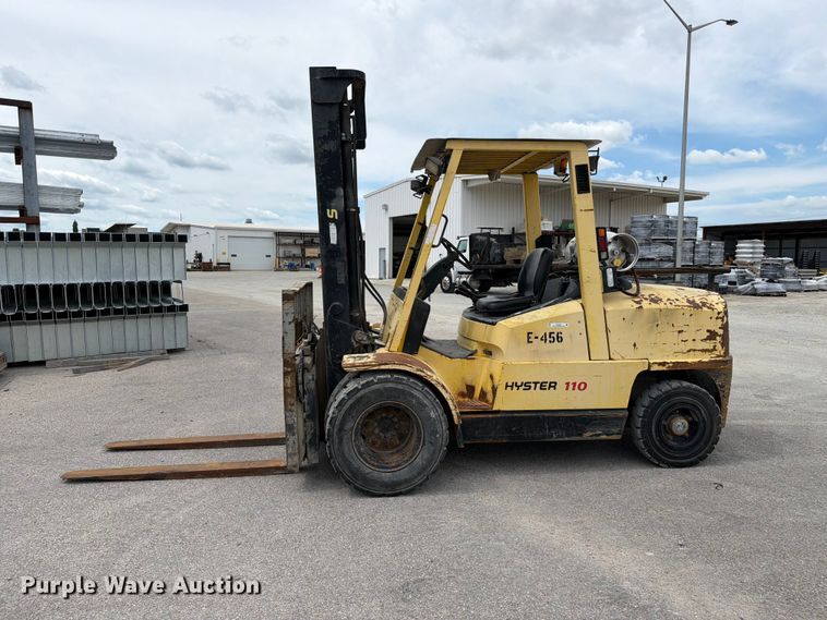 image for item FC3307 2001 Hyster H110XM forklift