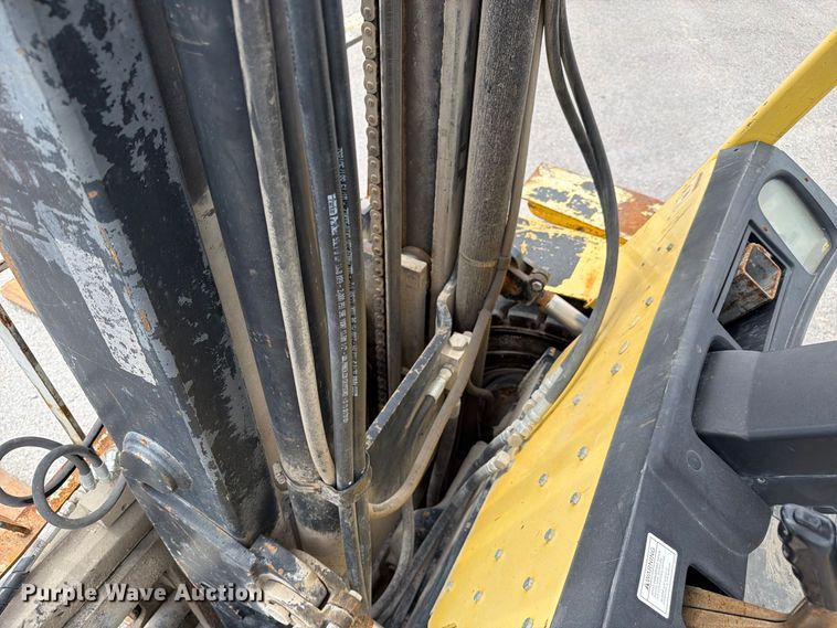 image for item FC3307 2001 Hyster H110XM forklift