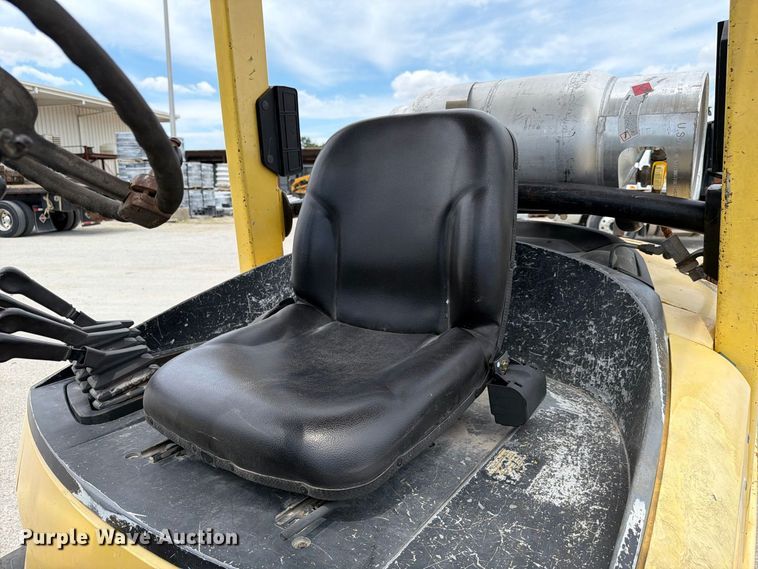 image for item FC3307 2001 Hyster H110XM forklift