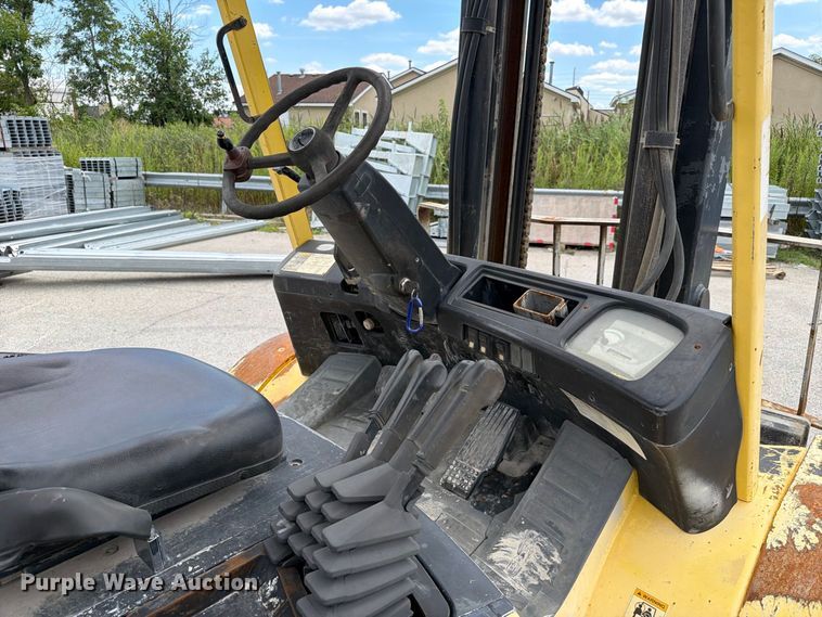 image for item FC3307 2001 Hyster H110XM forklift