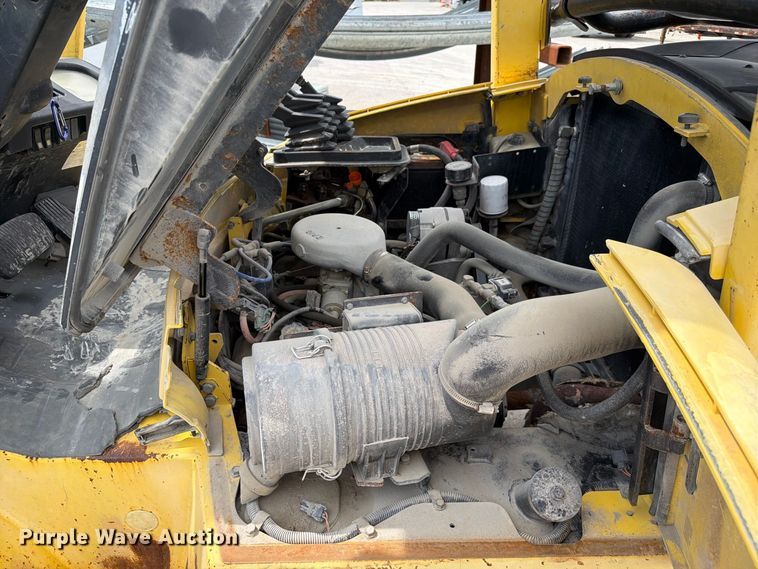 image for item FC3307 2001 Hyster H110XM forklift