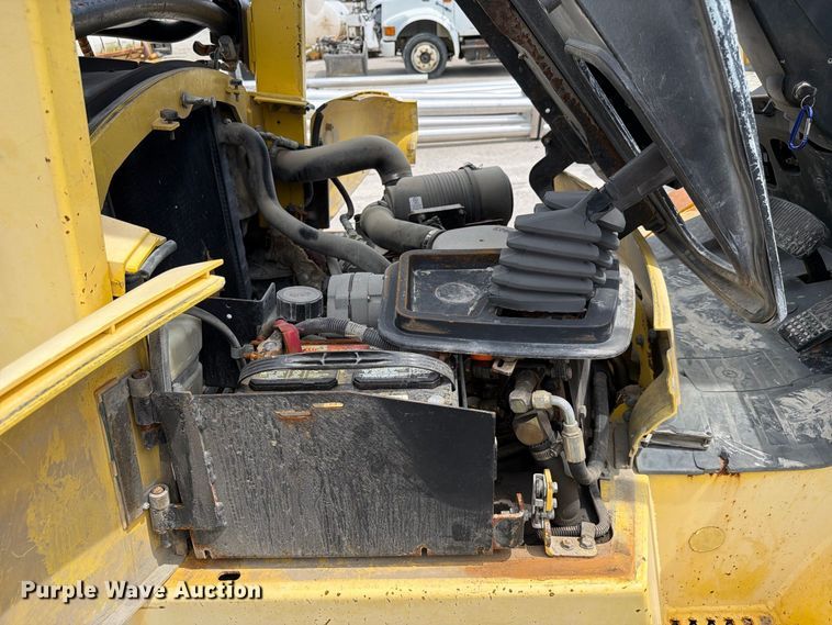image for item FC3307 2001 Hyster H110XM forklift