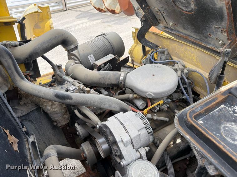 image for item FC3307 2001 Hyster H110XM forklift