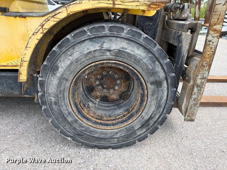 image for item FC3307 2001 Hyster H110XM forklift