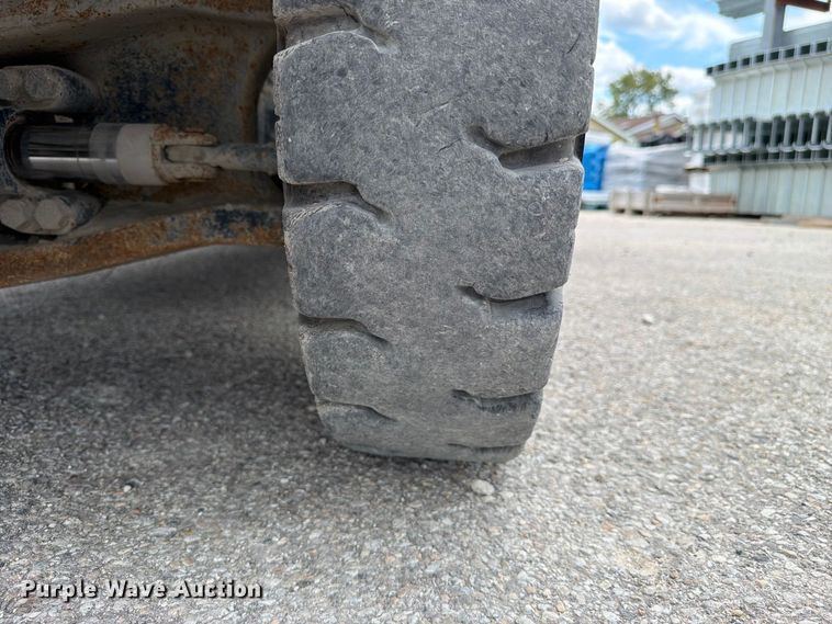 image for item FC3307 2001 Hyster H110XM forklift