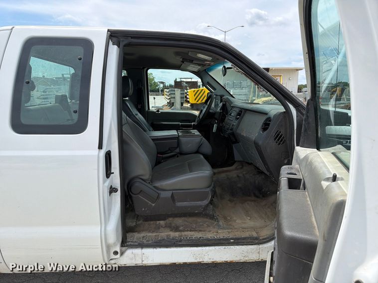 image for item FC3308 2013 Ford F250 Super Duty Ext. Cab pickup truck