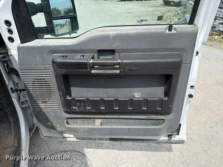 image for item FC3308 2013 Ford F250 Super Duty Ext. Cab pickup truck