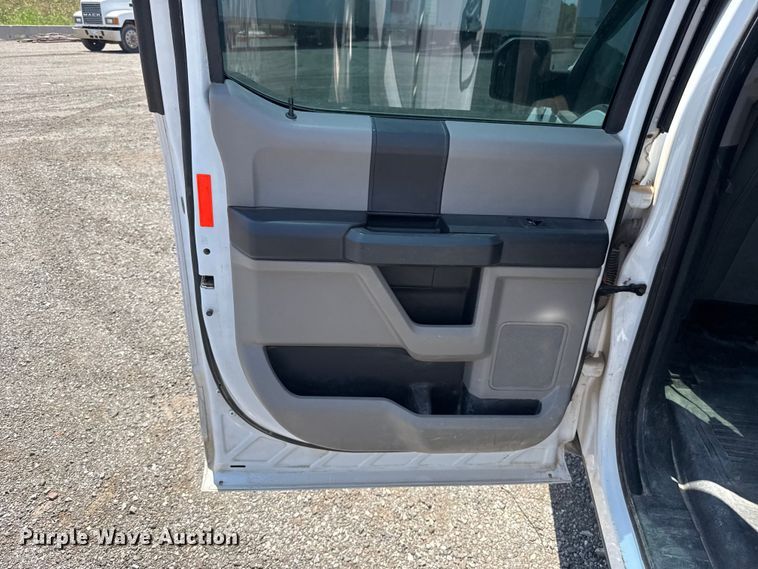image for item FC4073 2018 Ford F150 Crew Cab pickup truck