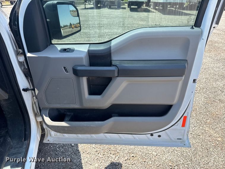 image for item FC4073 2018 Ford F150 Crew Cab pickup truck