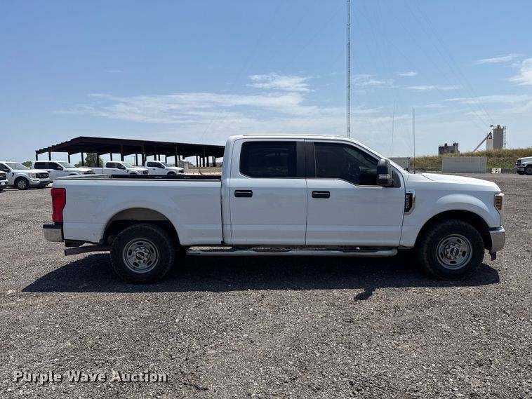 image for item FC4074 2018 Ford F250 Super Duty Crew Cab pickup truck