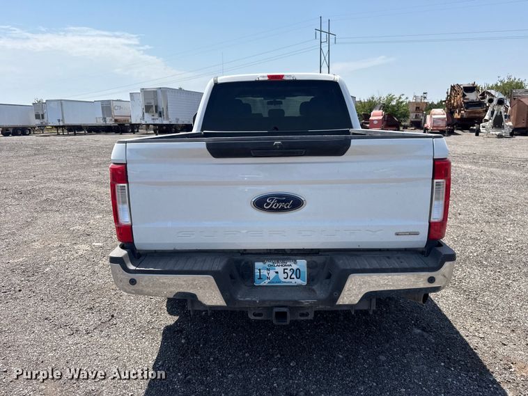 image for item FC4074 2018 Ford F250 Super Duty Crew Cab pickup truck