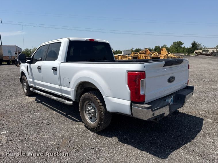image for item FC4074 2018 Ford F250 Super Duty Crew Cab pickup truck