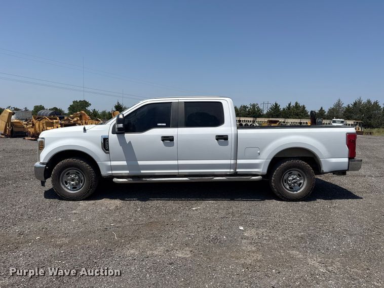 image for item FC4074 2018 Ford F250 Super Duty Crew Cab pickup truck