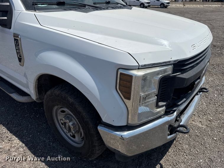 image for item FC4074 2018 Ford F250 Super Duty Crew Cab pickup truck