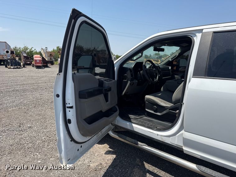 image for item FC4074 2018 Ford F250 Super Duty Crew Cab pickup truck