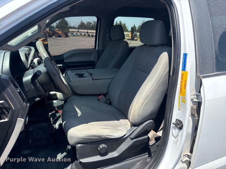 image for item FC4074 2018 Ford F250 Super Duty Crew Cab pickup truck