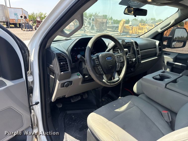 image for item FC4074 2018 Ford F250 Super Duty Crew Cab pickup truck