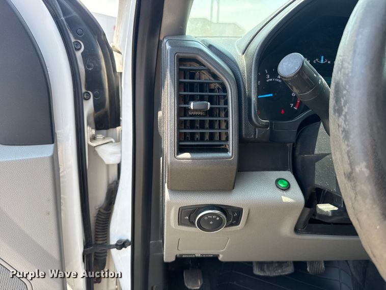 image for item FC4074 2018 Ford F250 Super Duty Crew Cab pickup truck
