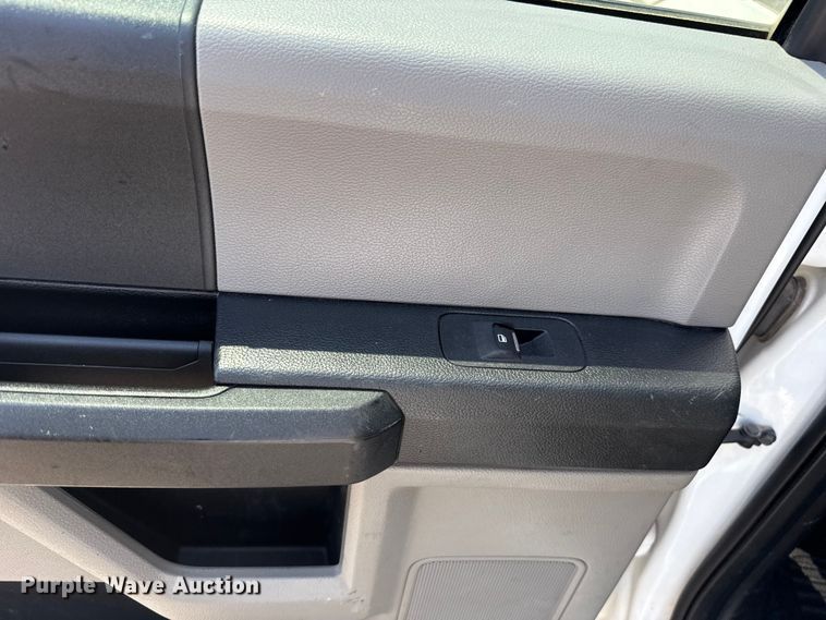 image for item FC4074 2018 Ford F250 Super Duty Crew Cab pickup truck