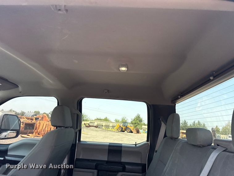 image for item FC4074 2018 Ford F250 Super Duty Crew Cab pickup truck