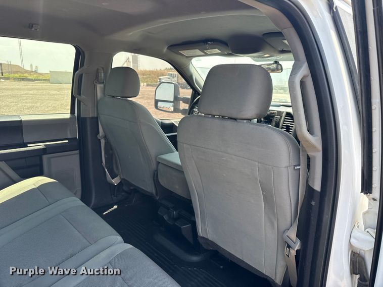 image for item FC4074 2018 Ford F250 Super Duty Crew Cab pickup truck