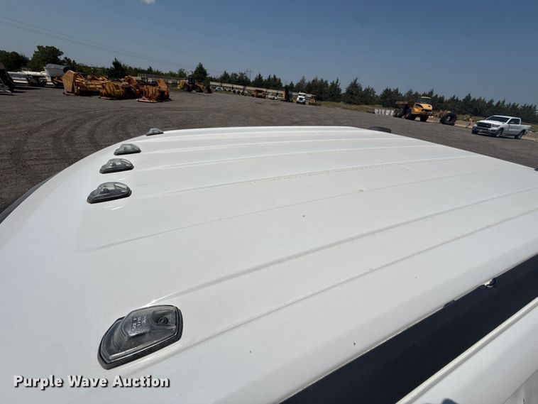 image for item FC4077 2020 Ford F350 Super Duty Crew Cab pickup truck cab and chassis