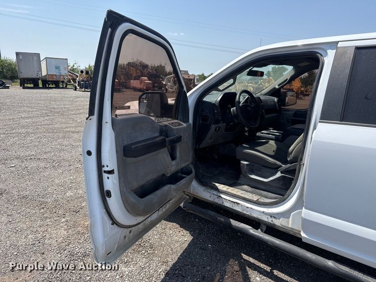 image for item FC4078 2020 Ford F-150 Crew Cab pickup truck