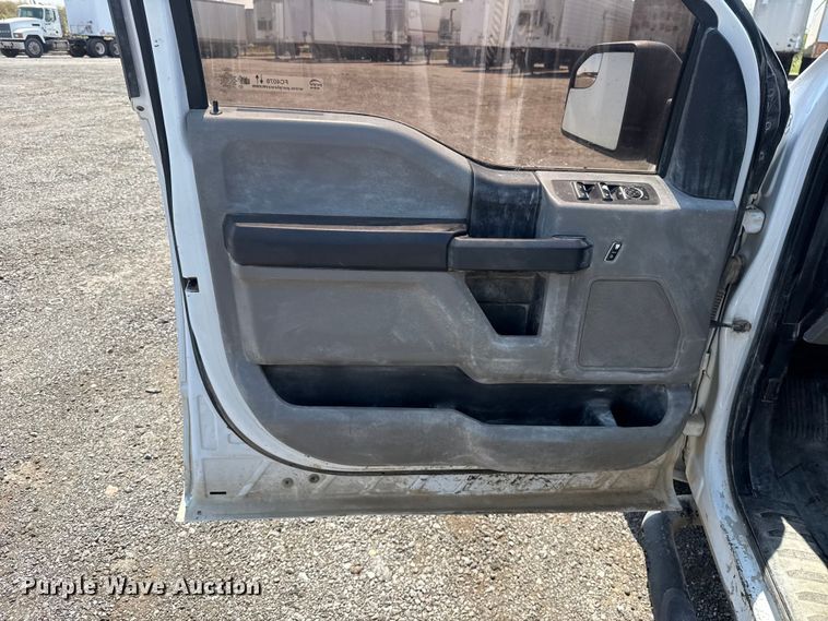 image for item FC4078 2020 Ford F-150 Crew Cab pickup truck