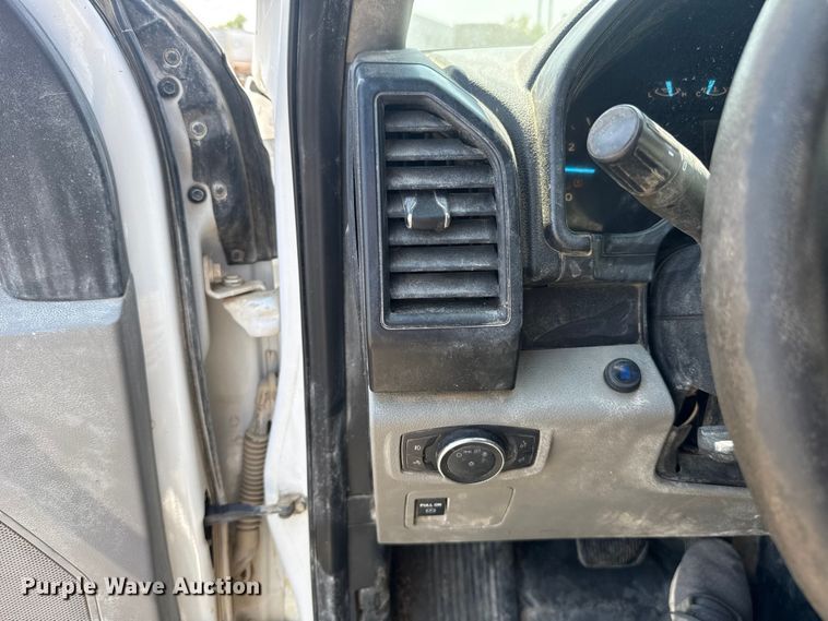 image for item FC4078 2020 Ford F-150 Crew Cab pickup truck