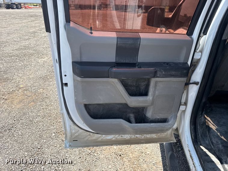 image for item FC4078 2020 Ford F-150 Crew Cab pickup truck