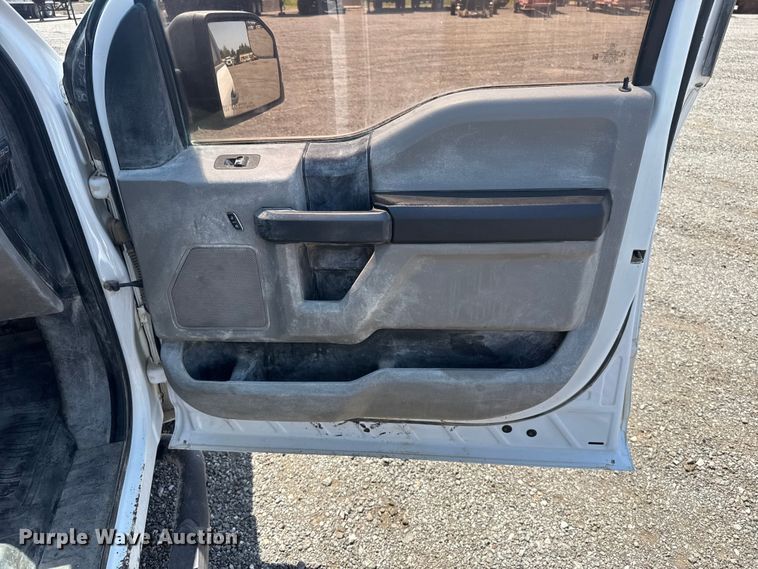 image for item FC4078 2020 Ford F-150 Crew Cab pickup truck