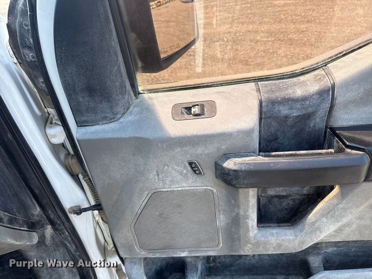 image for item FC4078 2020 Ford F-150 Crew Cab pickup truck