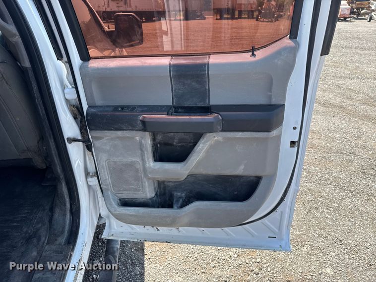 image for item FC4078 2020 Ford F-150 Crew Cab pickup truck