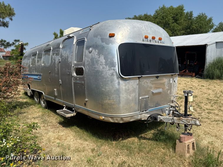 image for item FC4109 1977 Airstream Ambassador camper