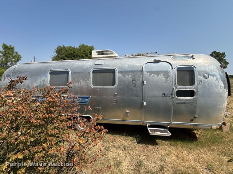 image for item FC4109 1977 Airstream Ambassador camper