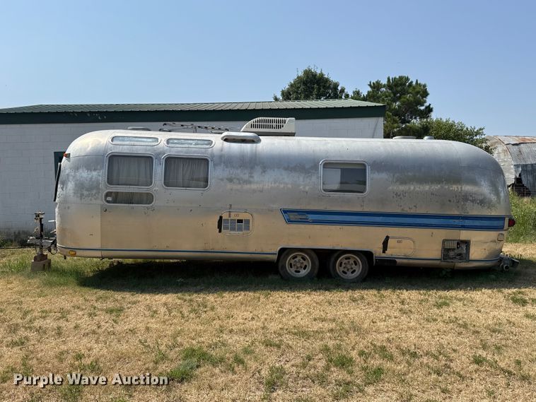 image for item FC4109 1977 Airstream Ambassador camper