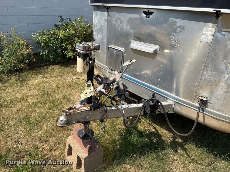 image for item FC4109 1977 Airstream Ambassador camper