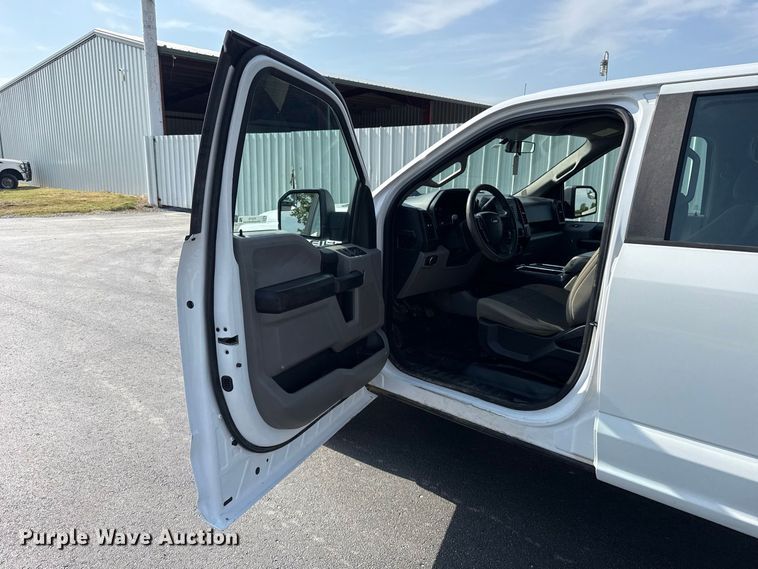 image for item FC4119 2015 Ford F150 Crew Cab pickup truck