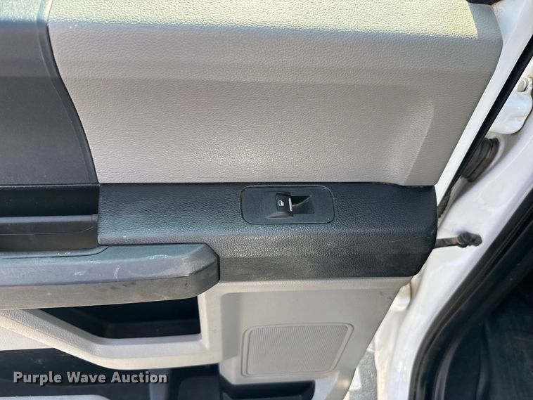 image for item FC4119 2015 Ford F150 Crew Cab pickup truck