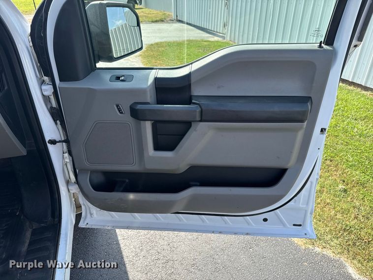 image for item FC4119 2015 Ford F150 Crew Cab pickup truck