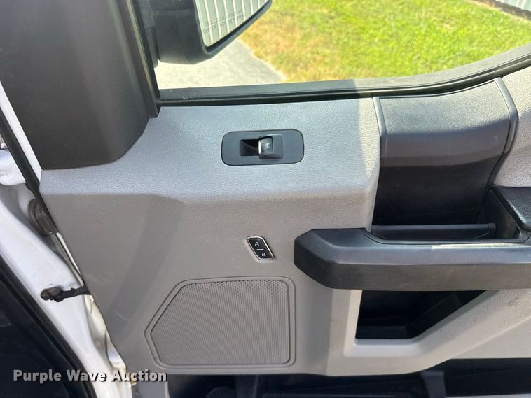 image for item FC4119 2015 Ford F150 Crew Cab pickup truck