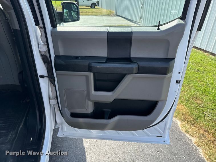 image for item FC4119 2015 Ford F150 Crew Cab pickup truck