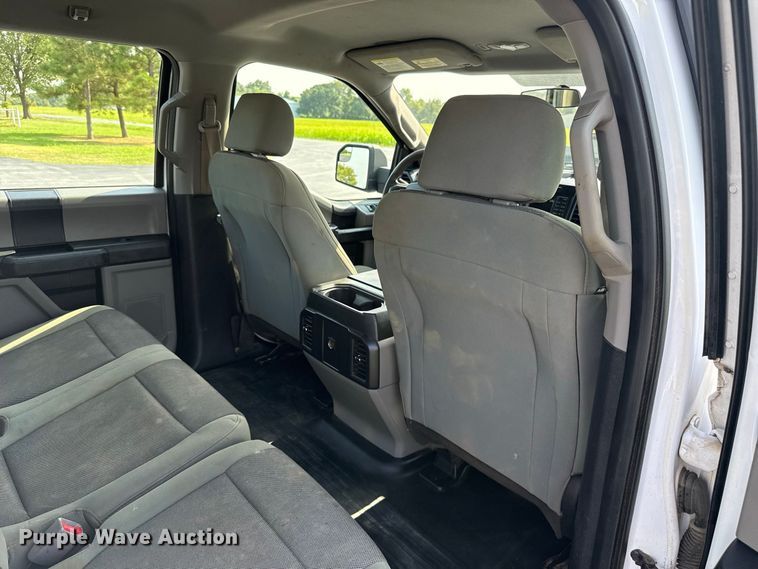 image for item FC4119 2015 Ford F150 Crew Cab pickup truck