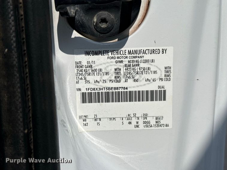 image for item FC4121 2011 Ford F350 Ext. Cab flatbed pickup truck