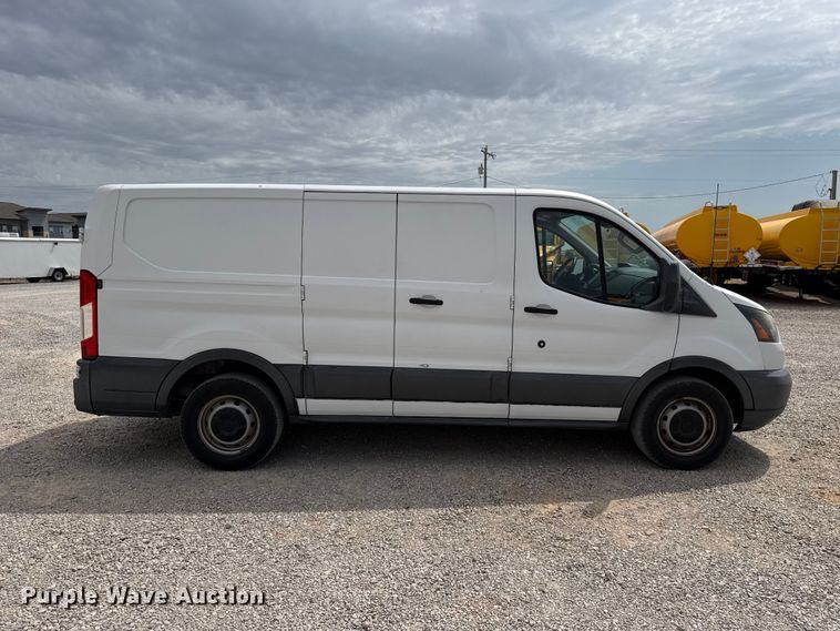 image for item FC4138 2018 Ford Transit 150 van