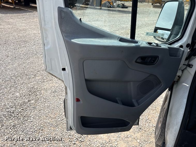 image for item FC4138 2018 Ford Transit 150 van