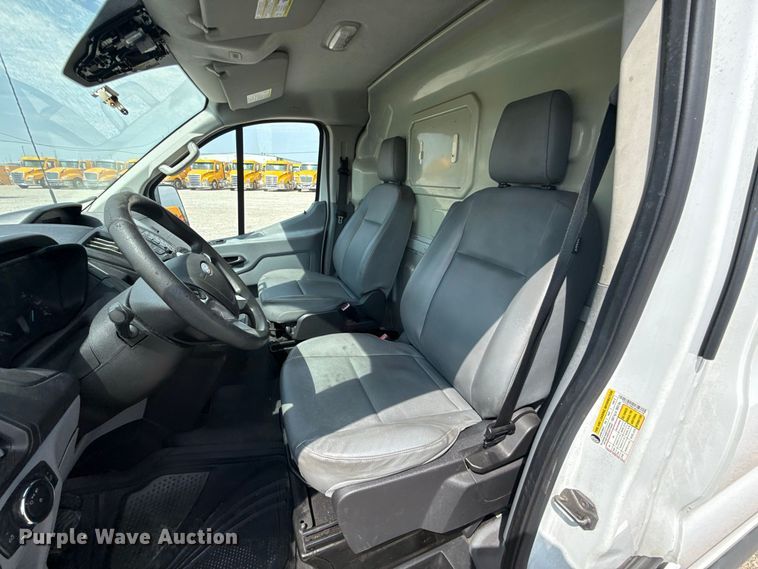 image for item FC4138 2018 Ford Transit 150 van