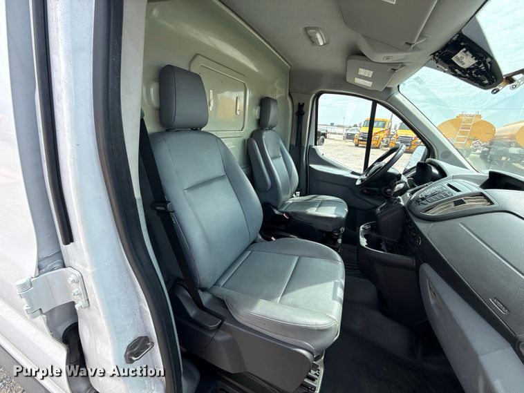 image for item FC4138 2018 Ford Transit 150 van